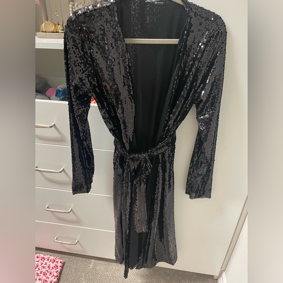 Black sequin duster - Picture 2 of 3